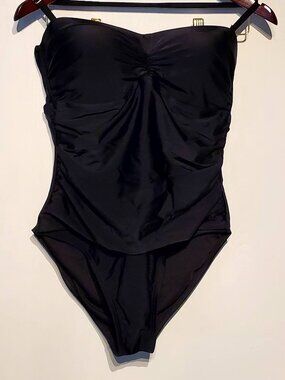 Women's Black One Piece Swimsuit W/Padded Bra & Removable Straps Size Medium VGC